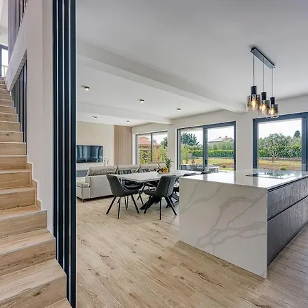 Ivy Villa