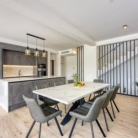Ivy Villa *