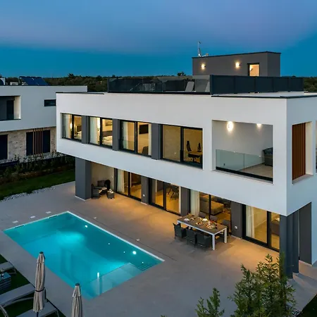 Ivy Villa *