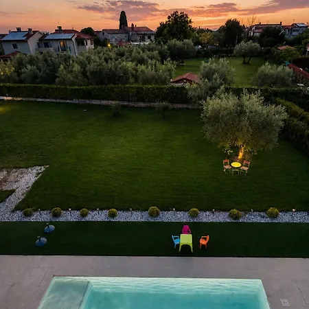 Ivy Villa *